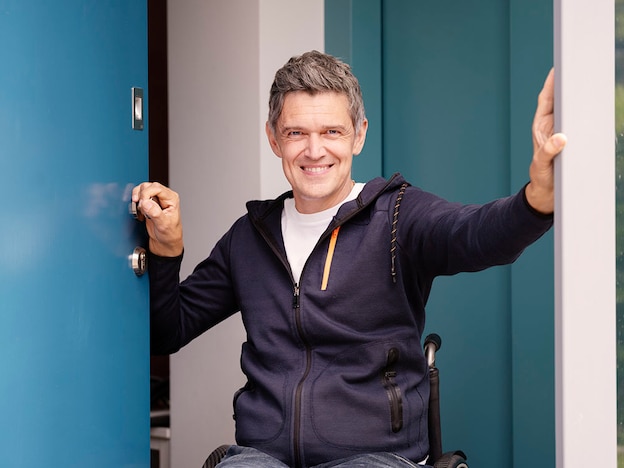 “Ik voel me zelfverzekerder bij het gebruik van Luja, omdat ik weet dat wanneer er geen urine meer uitkomt, mijn blaas leeg is en ik me daar geen zorgen meer over hoef te maken.”